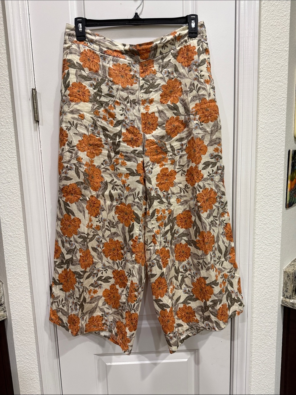Haute Hippie Cream Linen Blend Wide-Leg Cropped Pants with Orange Floral Print